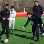 ¡Celebrando el Día Internacional del Entrenador de Fútbol: Impulsores del éxito y líderes en el campo!