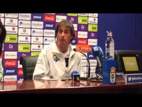 El sorprendente éxito del entrenador calvo de Oviedo